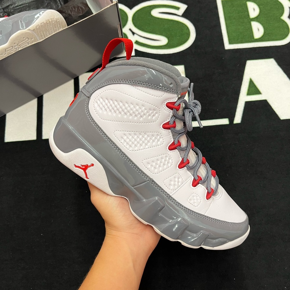 Jordan 9 Fire Red Size 7.5